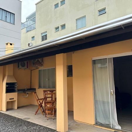 Vila Casa Entre Dois Mares - Casa Laranja Bombinhas Exteriér fotografie